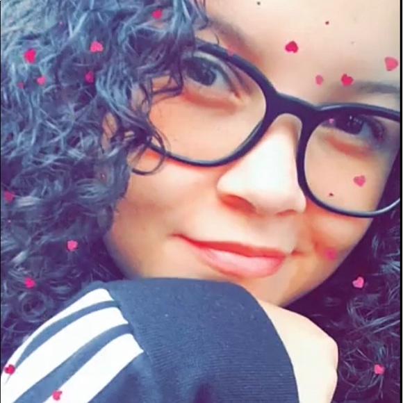 ❤️Meet your Posher, Neka! - Picture 1 of 3